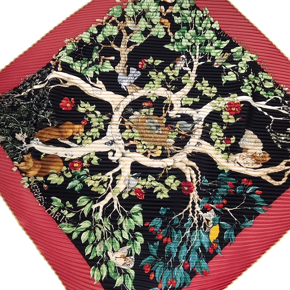EUC Rare Hermès Plisse Silk Scarf